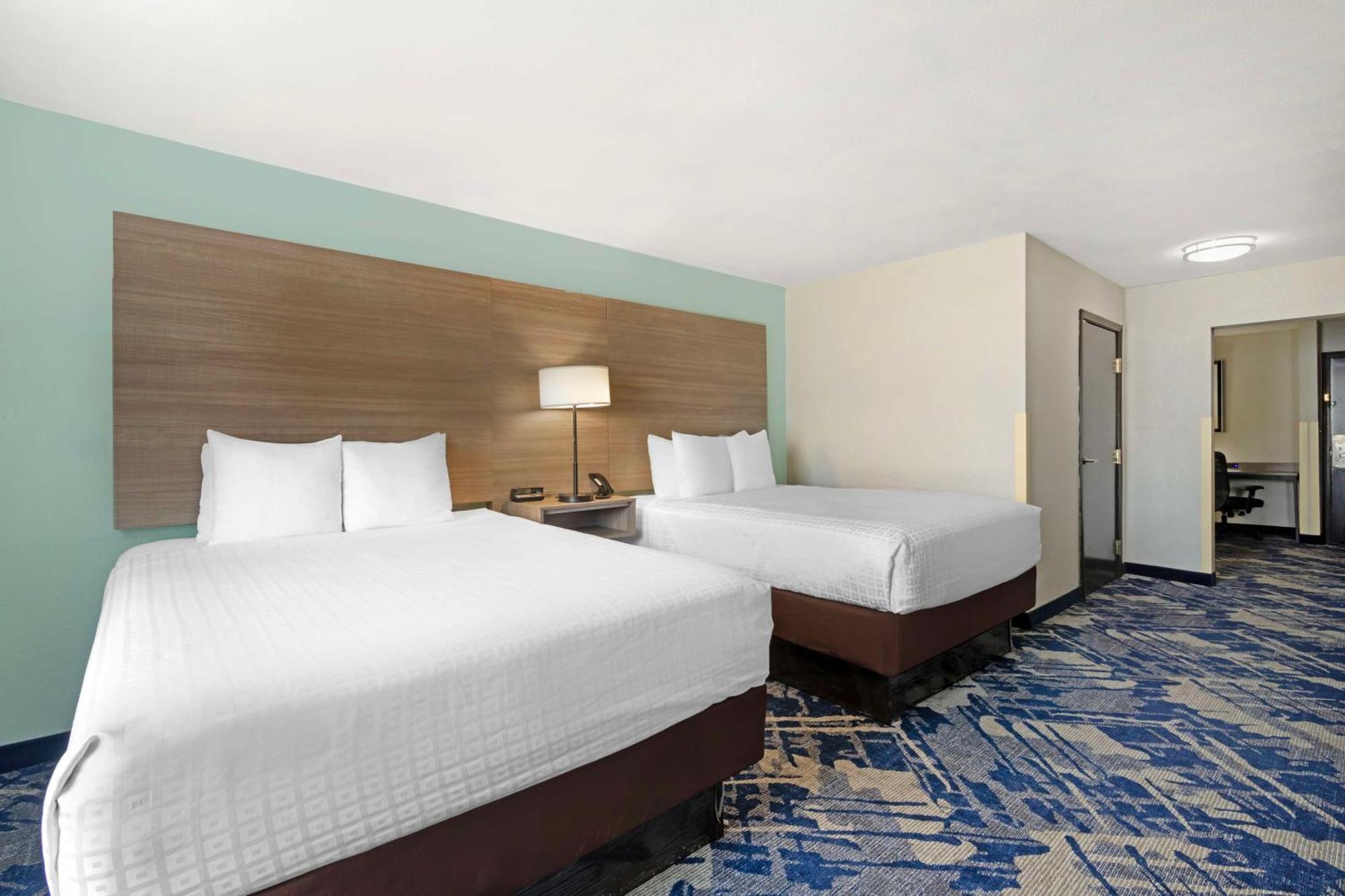 Best Western Savannah Airport Inn & Suites Pooler Exterior photo