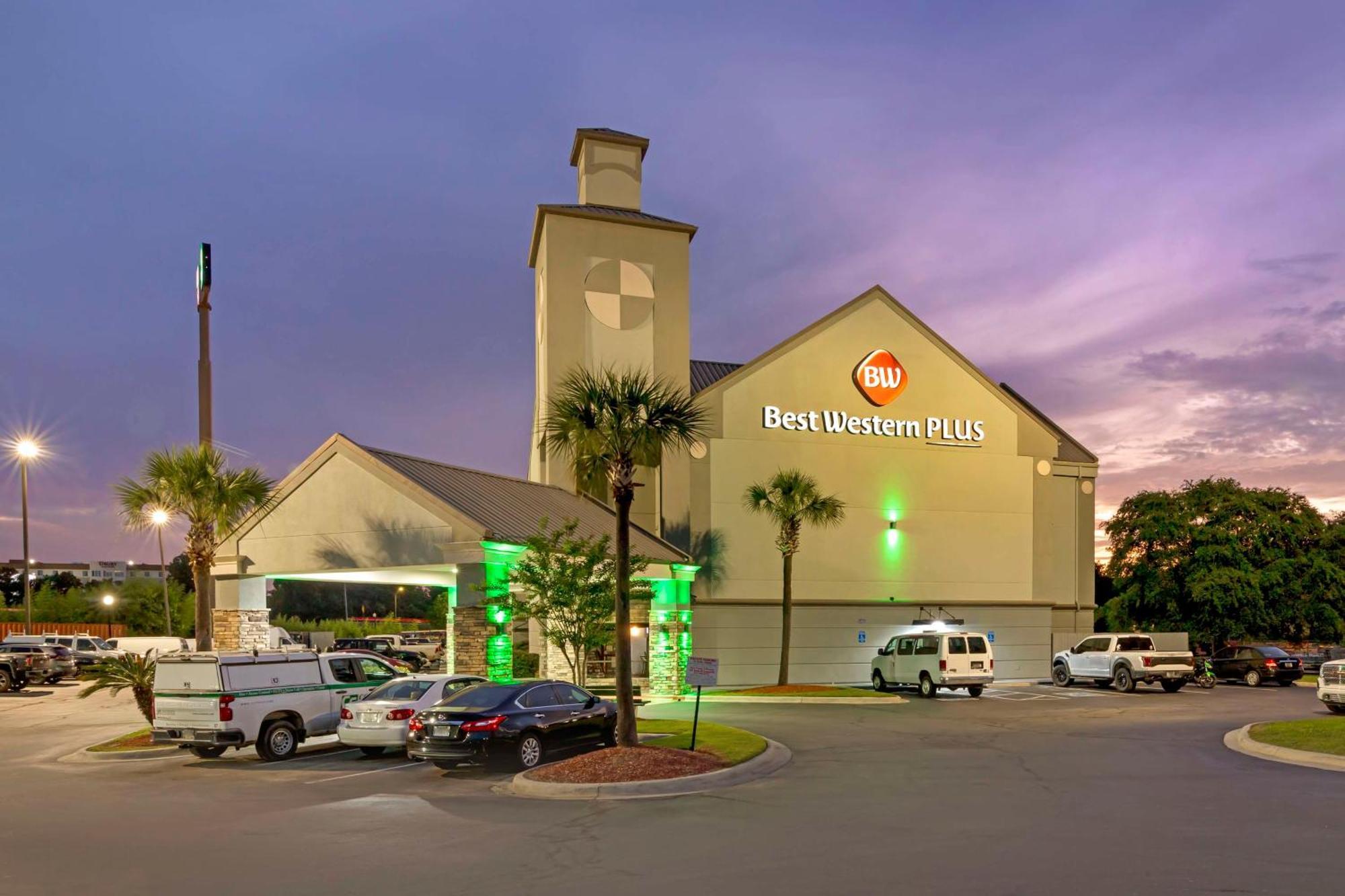 Best Western Savannah Airport Inn & Suites Pooler Exterior photo