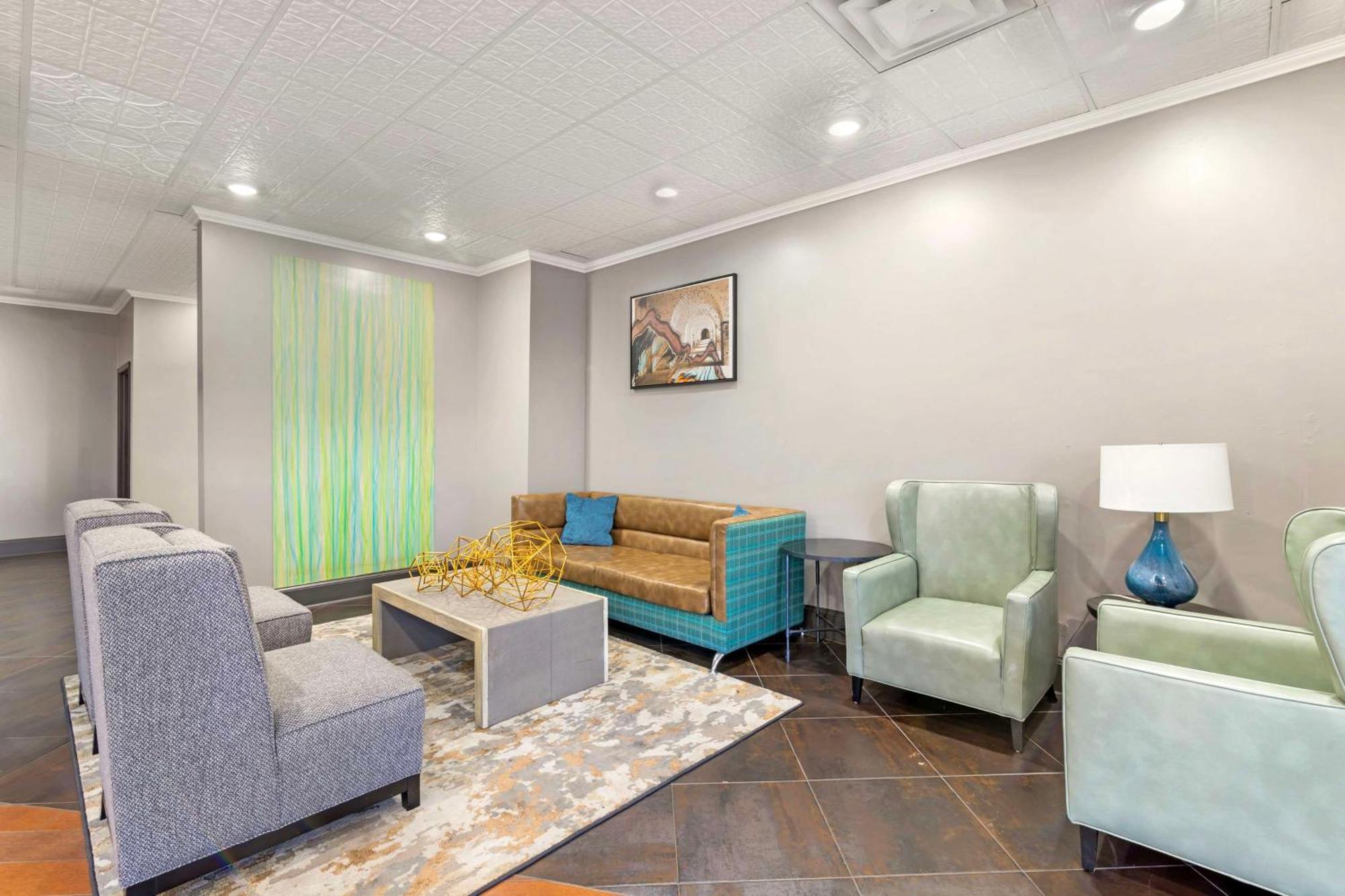 Best Western Savannah Airport Inn & Suites Pooler Exterior photo